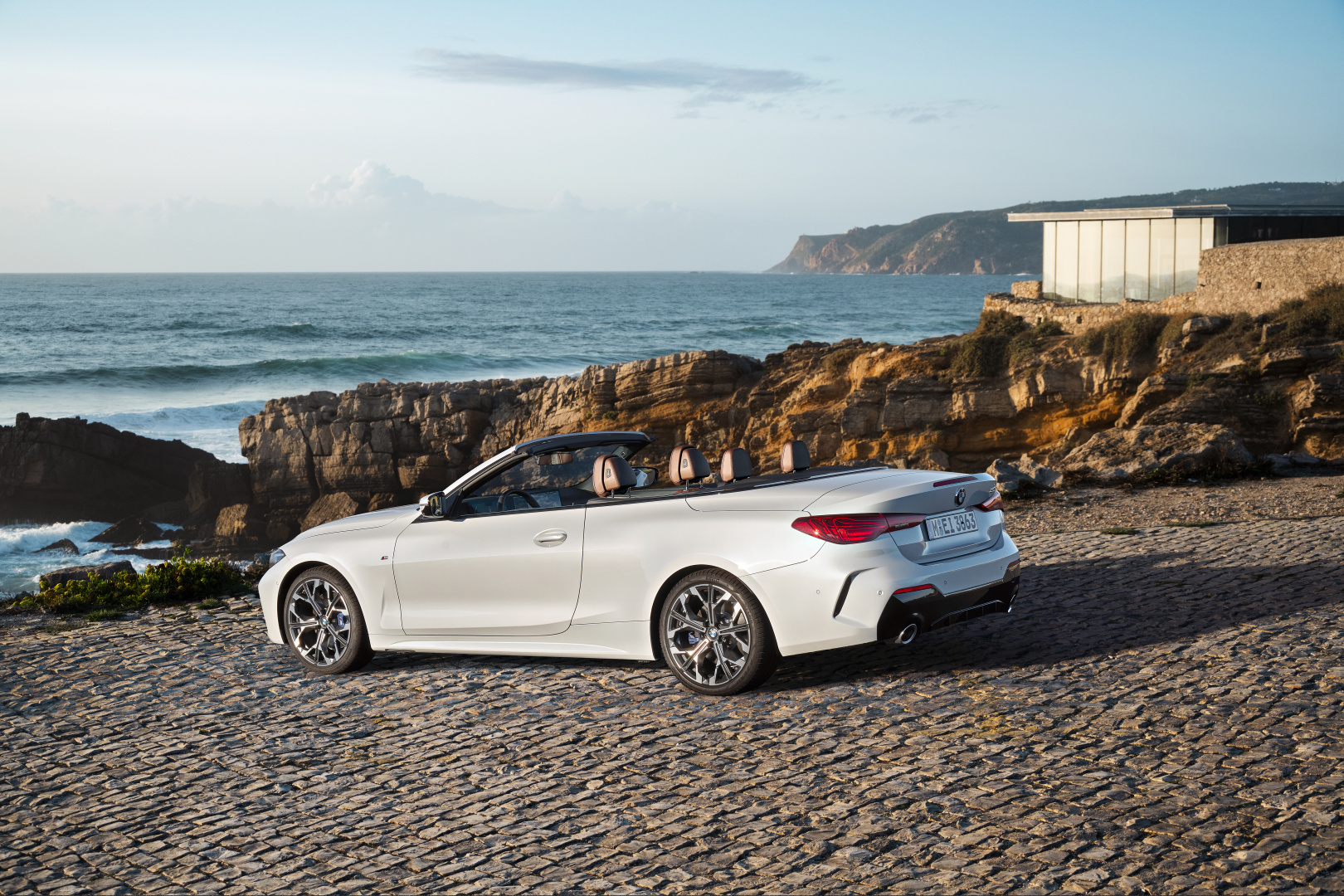 SMALL_P90535872_highRes_the-new-bmw-4-series